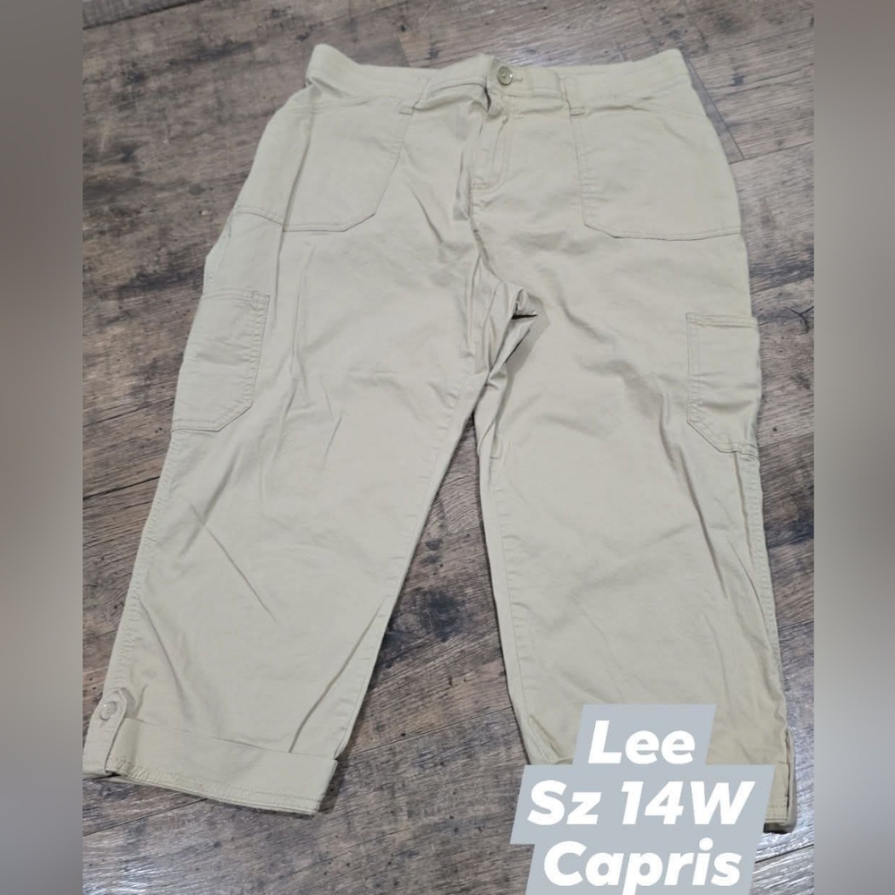 Lee womens capris sz 14W